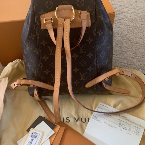 Louis Vuitton Montsouris Monogram Backpack Travel Set - Picture 4 of 16